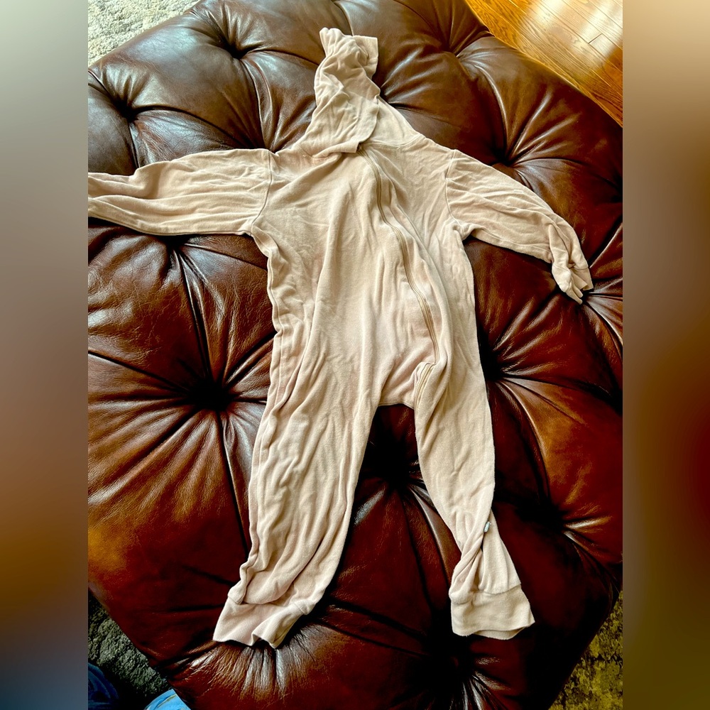 Kyte Cozy Tan Hooded Onesie
